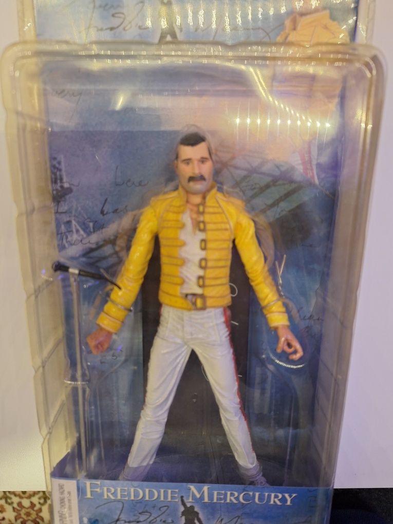 Freddie Mercury - Boneco NECA selado