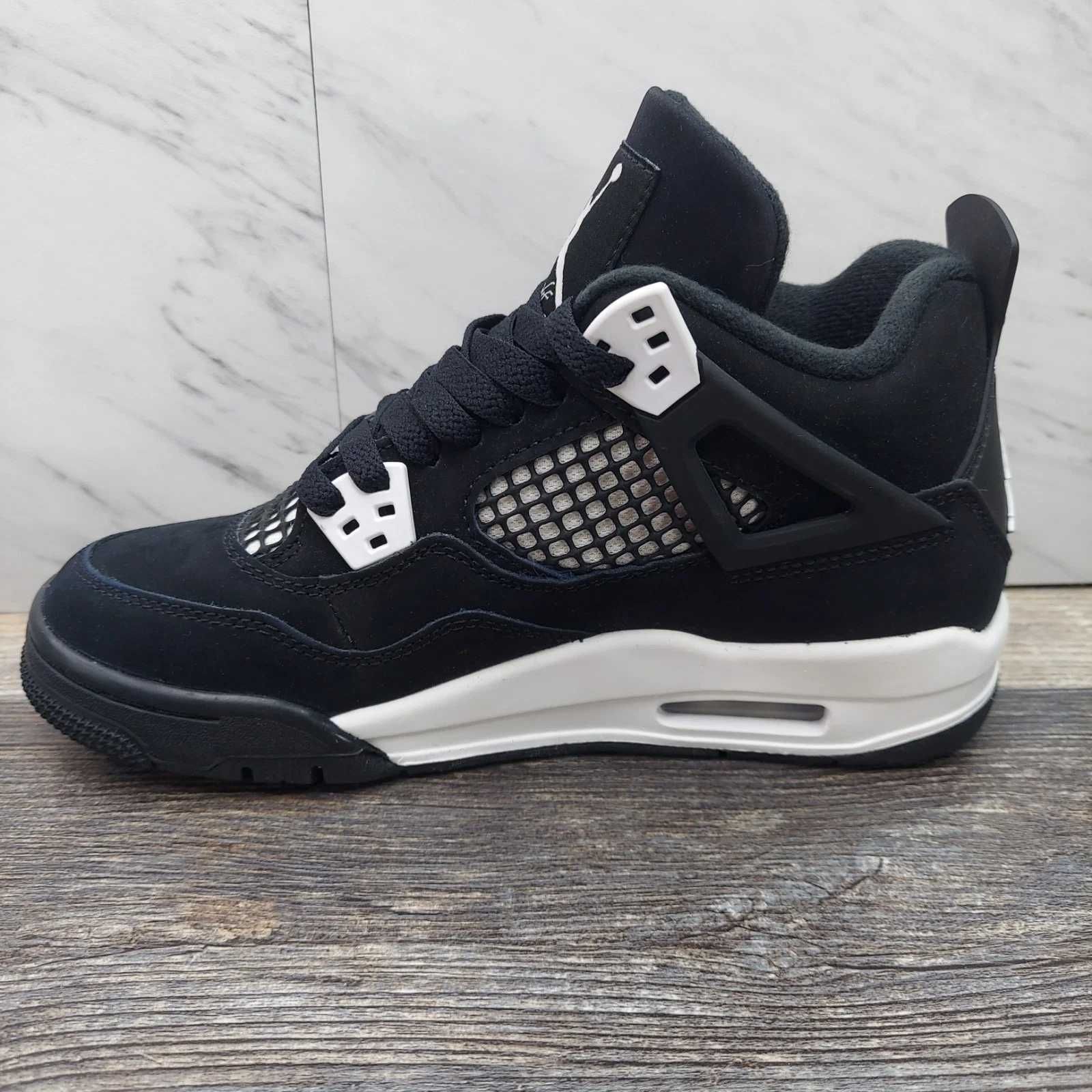 Jordan 4 Retro CzarneThunder Buty codzienne nowe z metką R.37.5