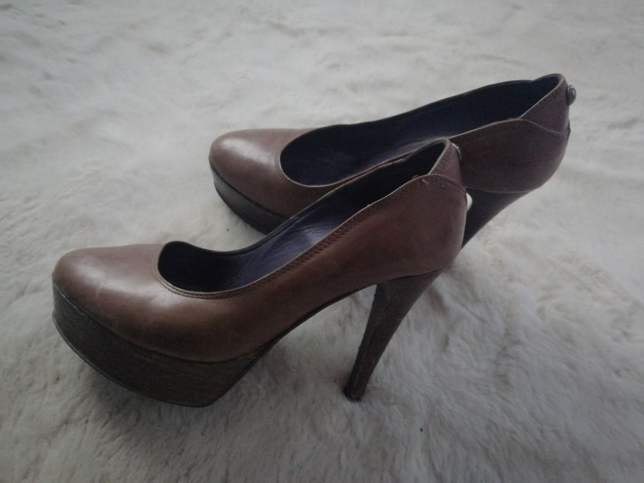 Czółenka skórzane PRIMA MODA r. 36