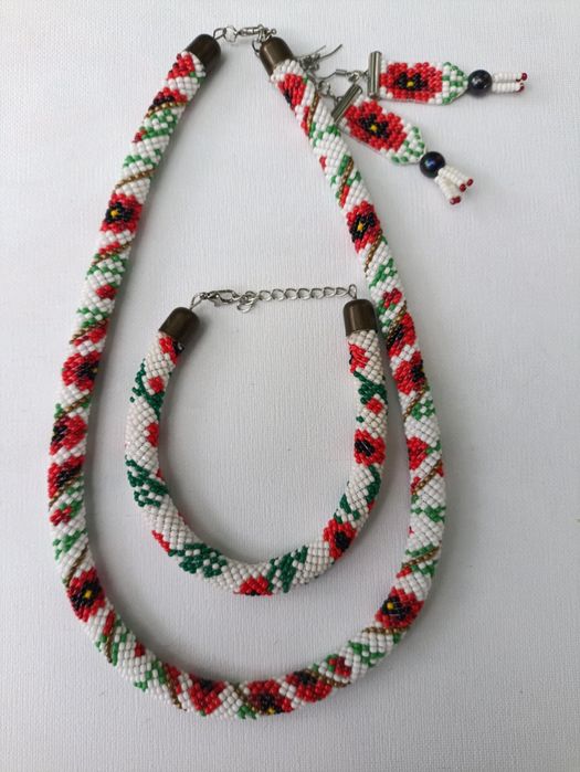 Прикраси з бісеру