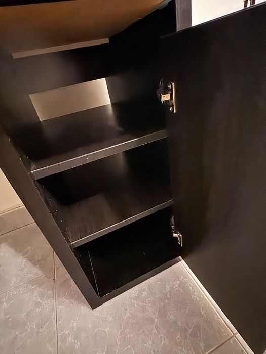 Escrivaninha / Secretária com prateleiras e arrumação, imperdível.