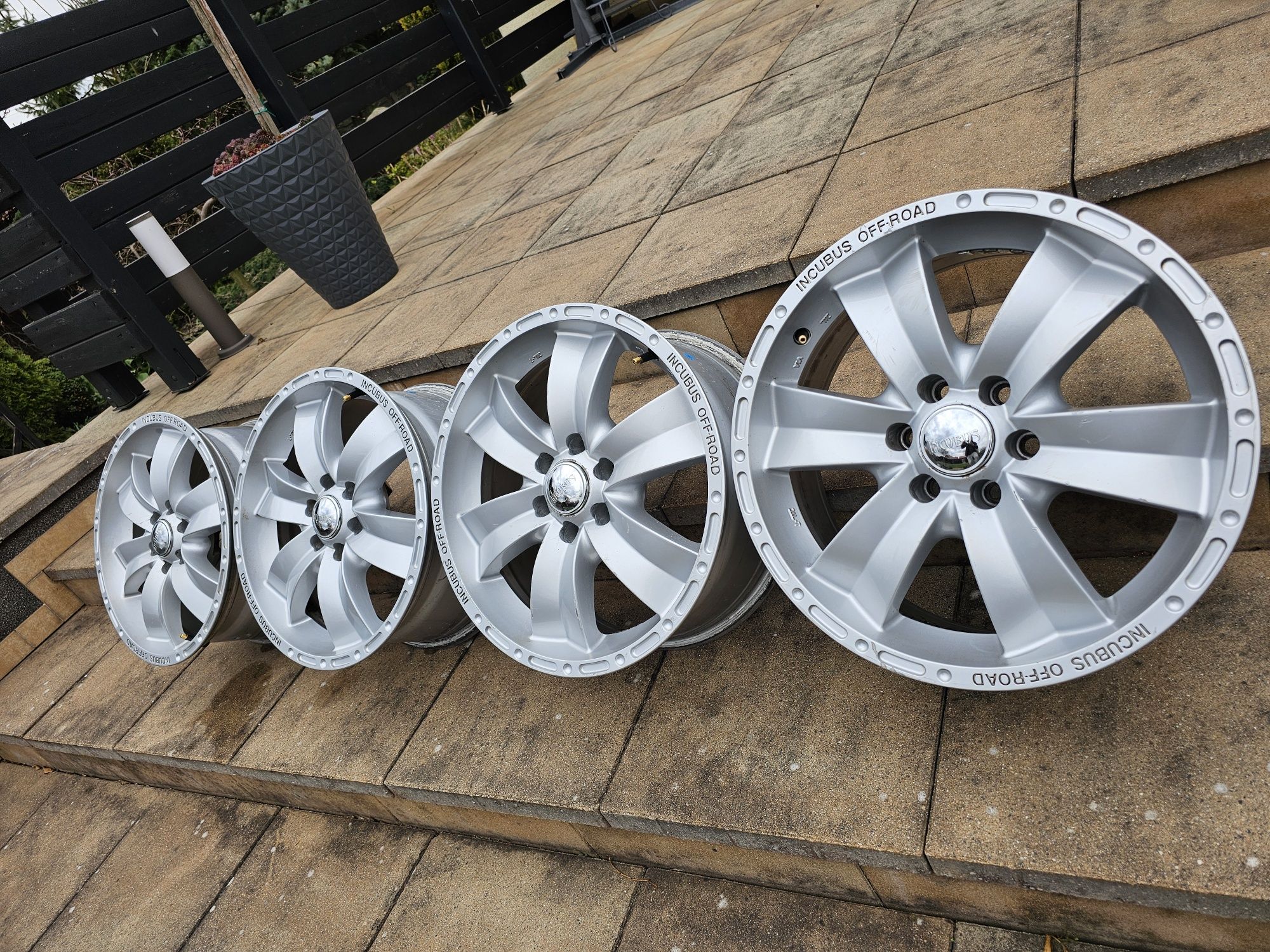 Felgi 17cali 6x139.7 7.5j et20 Nissan Navara Ranger Mitsubishi