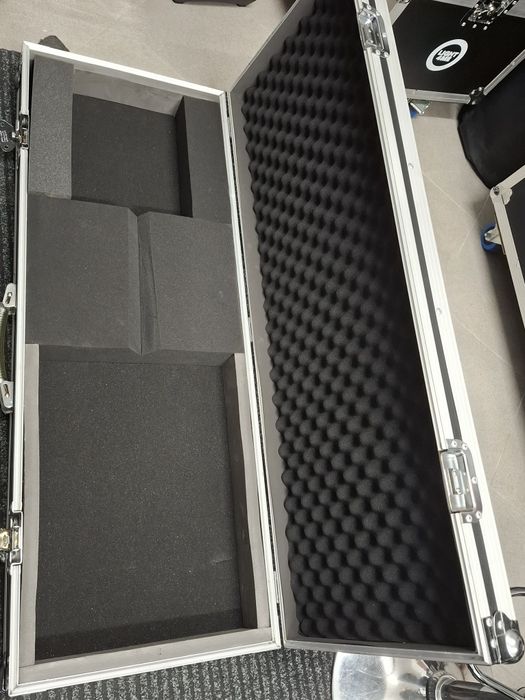 Case , skrzynia transportowa.