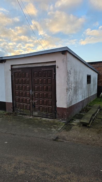 Wynajmę garaż murowany.