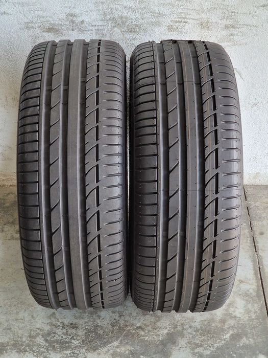 2 Pneus BRIDGESTONE Semi Novos 245/45R19 (BMW) (RFT)