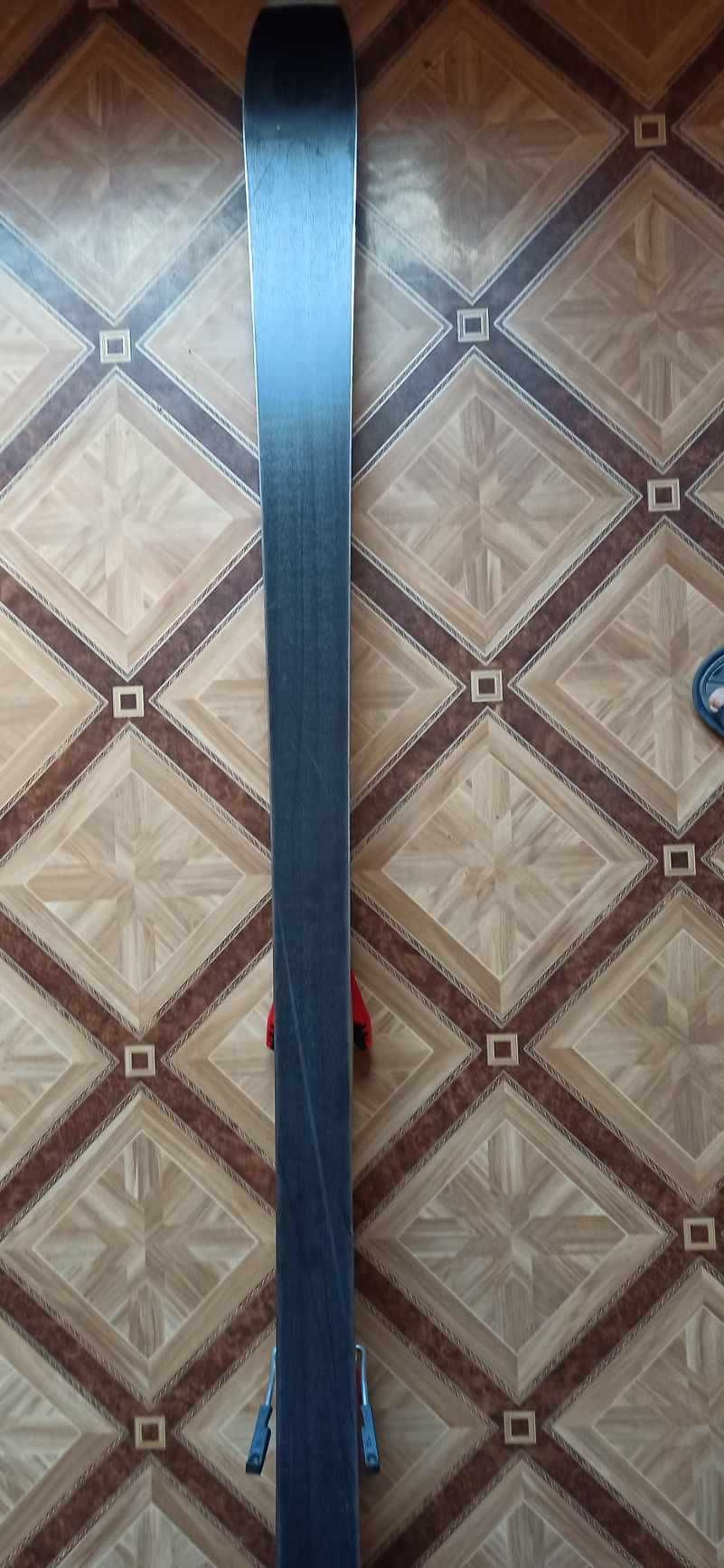 Narty skiturowe na stok