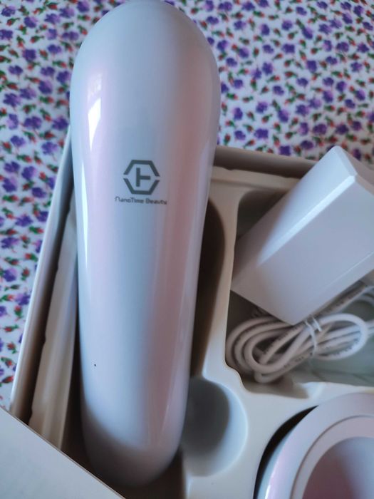 Массажер для підтяжки обличчя та омолодження шкіри