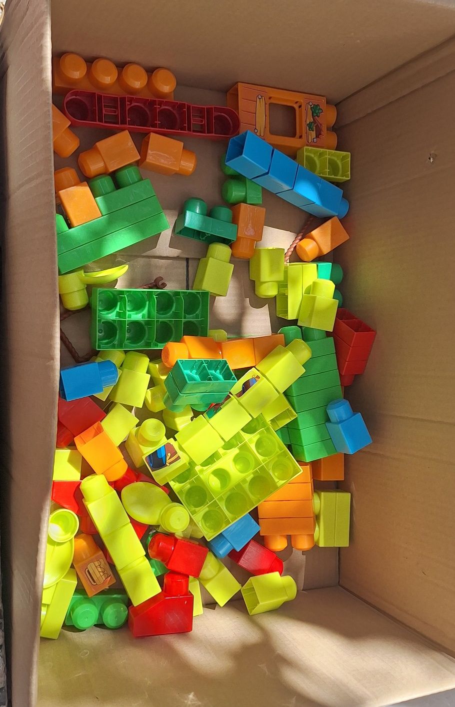 Mega Bloks coloridas - Diversas