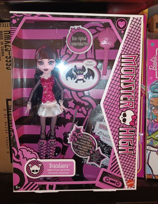 Creeproduction draculaura monster high