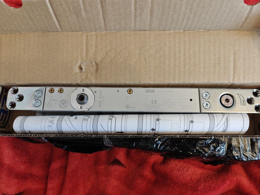 Samozamykacz wpuszczany GEZE BOXER 2-4 srebrny 099728