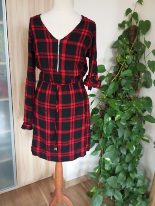 Piękna sukienka Mohito rozmiar L 40 wiskoza idealna na święta