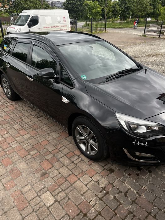 Продам авто Opel astra j 2015