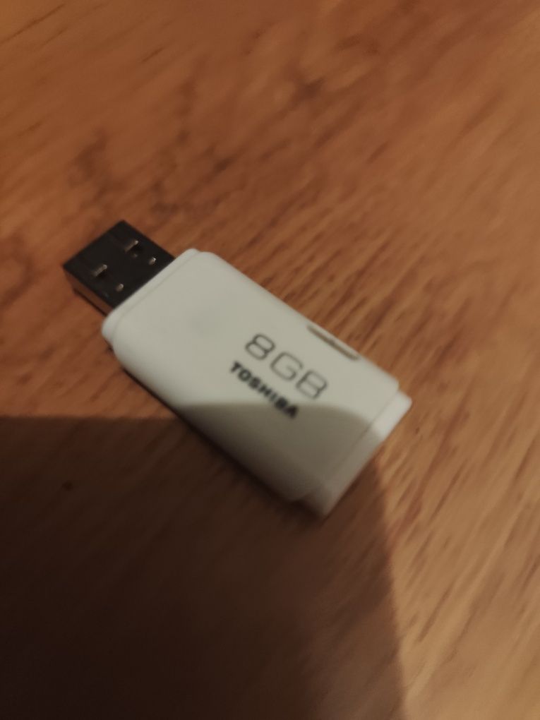 Pendrive Toshiba 7.8 GB