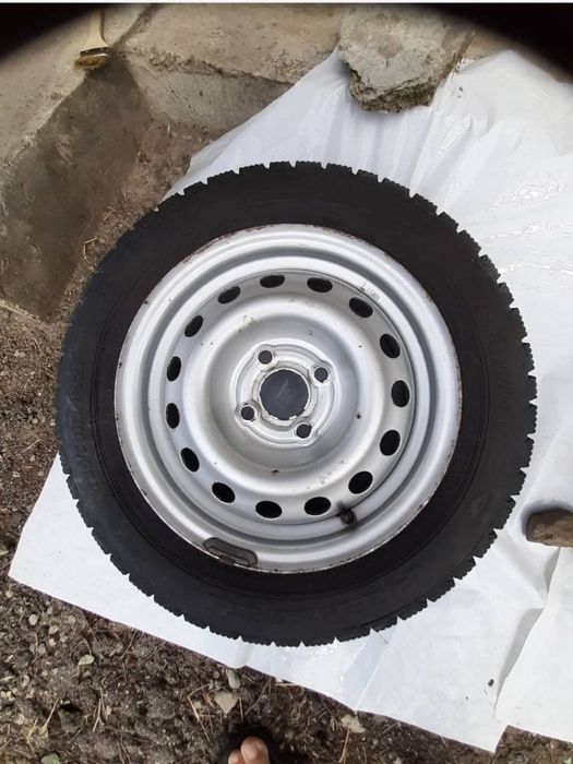 Резина зимова на дисках 185/60 R14