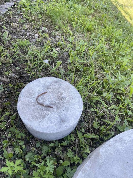 Продаю Люк колодца каналізацію  чистим кирницю септик докопуєм