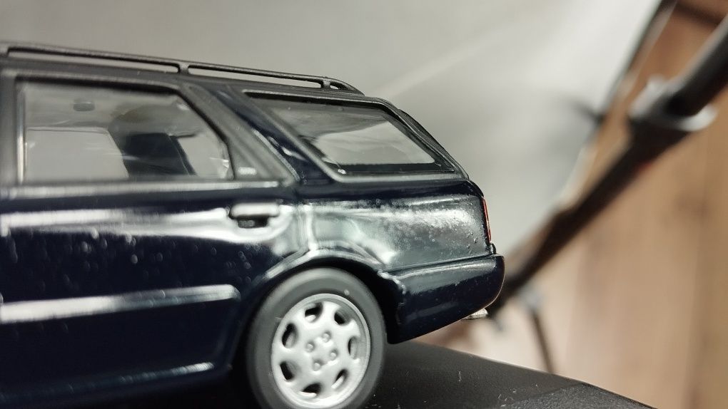 Ford Scorpio Break Minichamps 1:43 model, wada