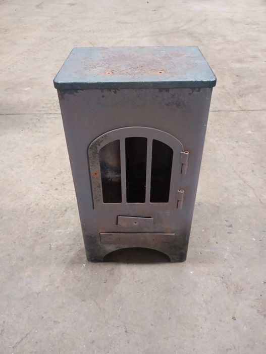 Vendo salamandra muita bonita bom estado