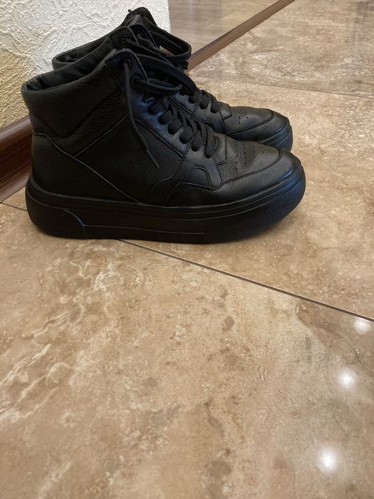 Весняні  шкіряні черевички