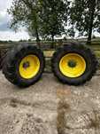 540/65R28 opony z felga
