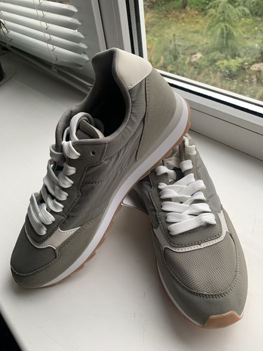 Кросівки жіночі, нові , текстильні, колір сіро - оливковий