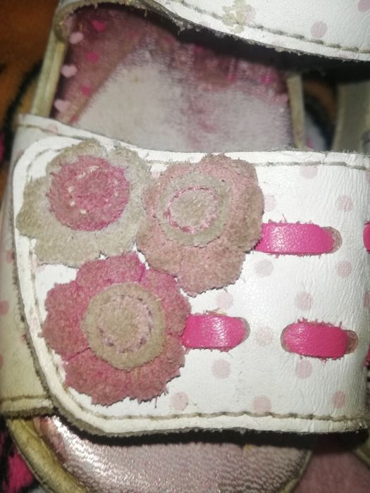 Sandałki rozmiar 21