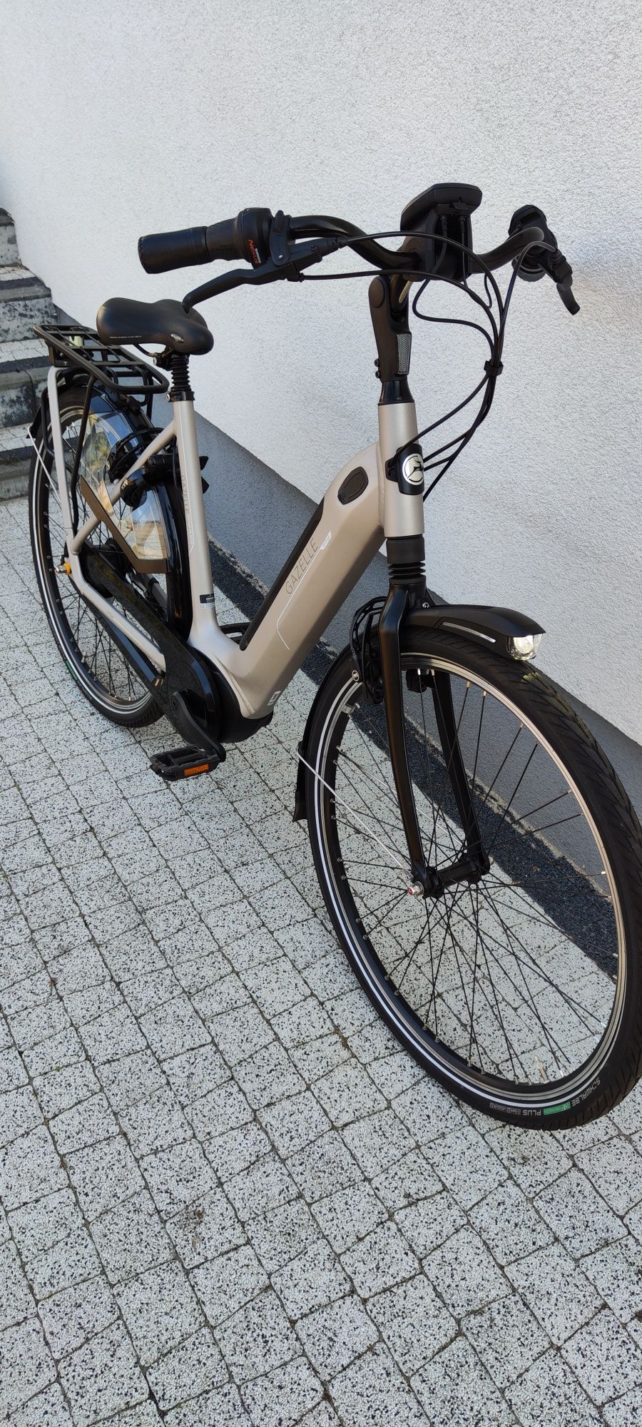 Gazelle Arroyo Grenoble C8 Bosch 500 wh piękny kolor  gwarancja