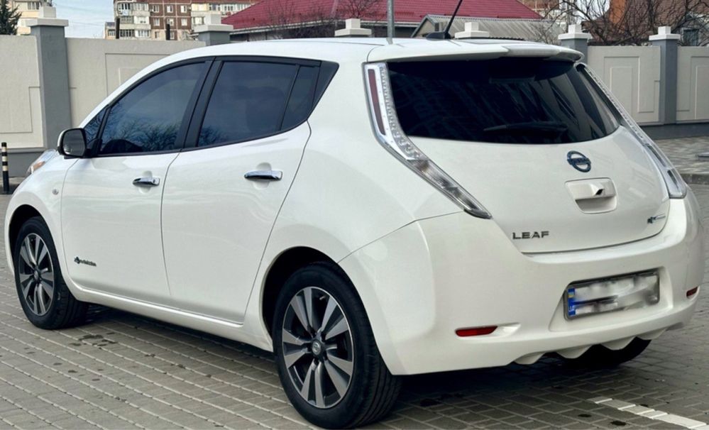 Оренда Nissan Leaf