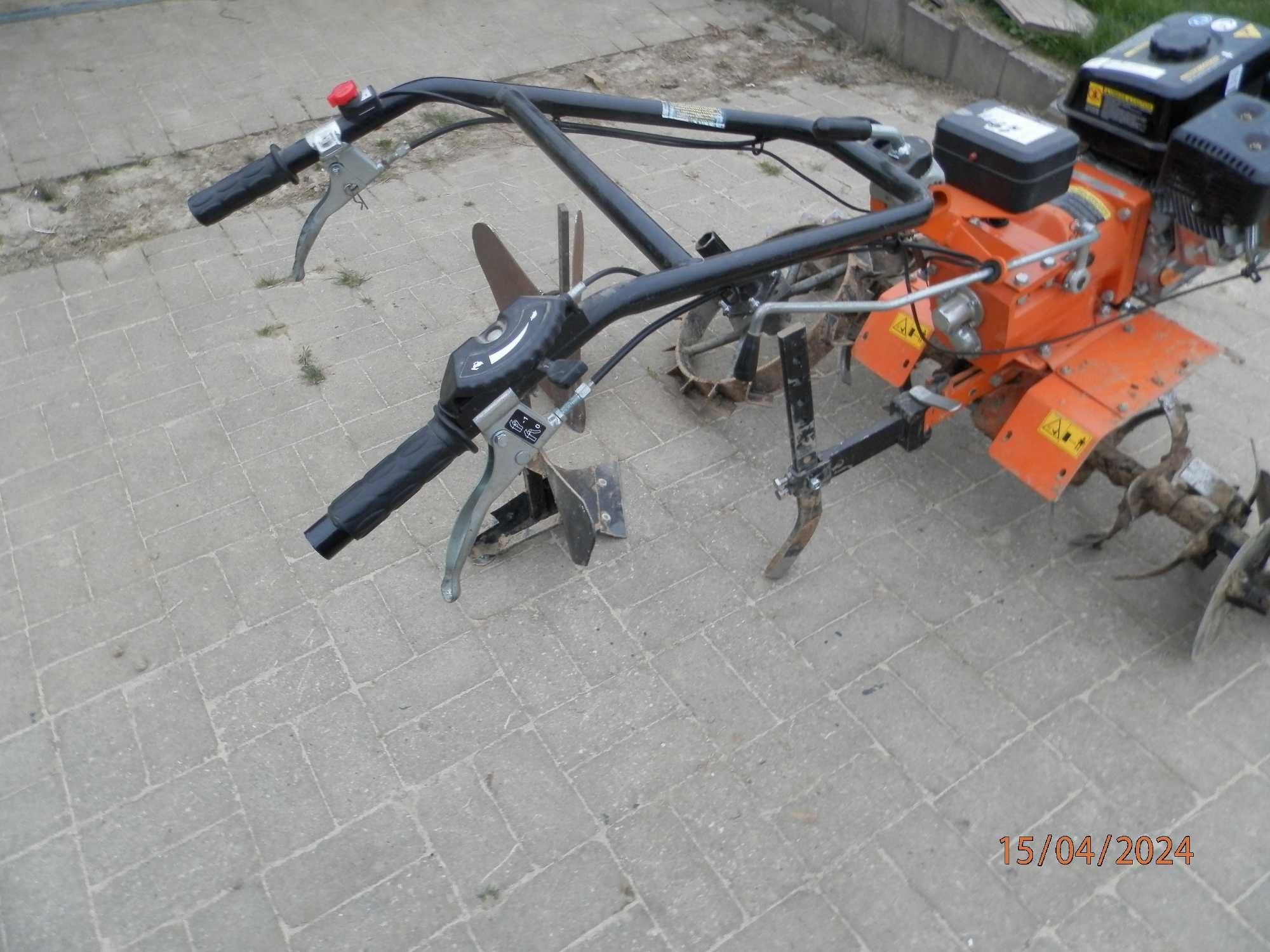 Sprzedam glebogryzarkę z osprzętem