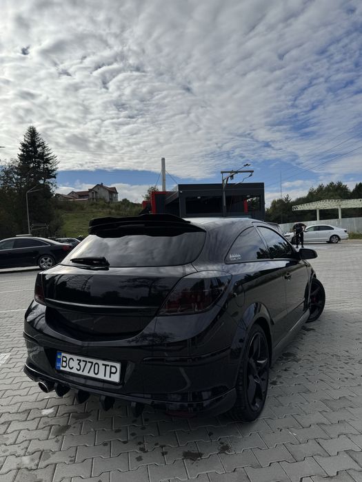 Opel astra h gtc