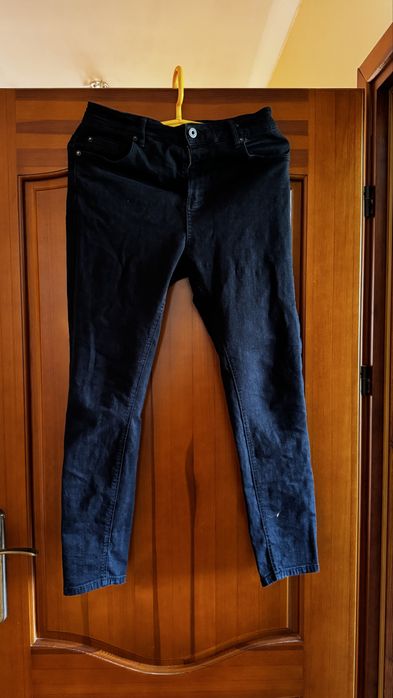 Czarne spodnie pull&bear
