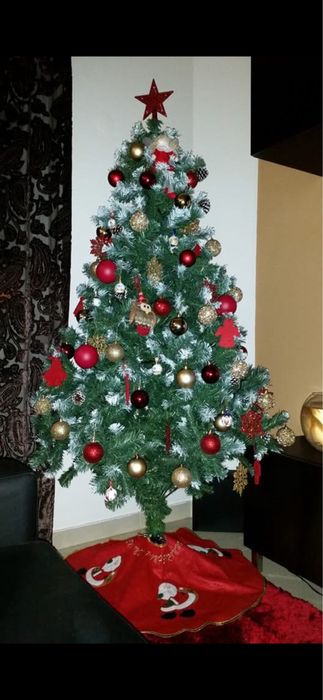 Arvore de natal c pinhas