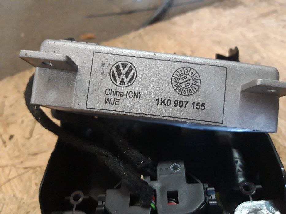 VW Jetta V 05-11 инвертор преобразователь напряжения 230V 150W