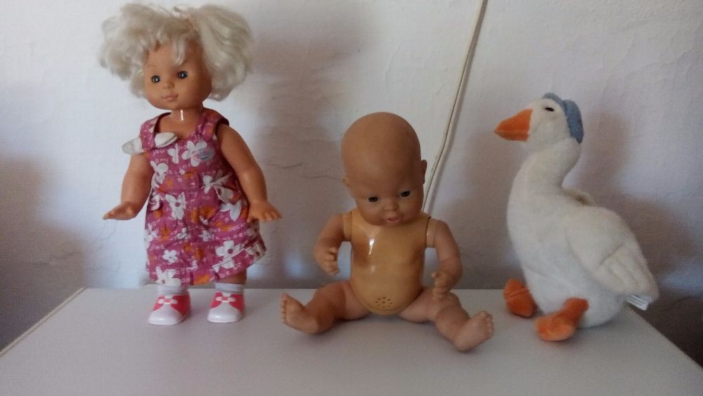 Brinquedos Bonecas e Peluches para crianças