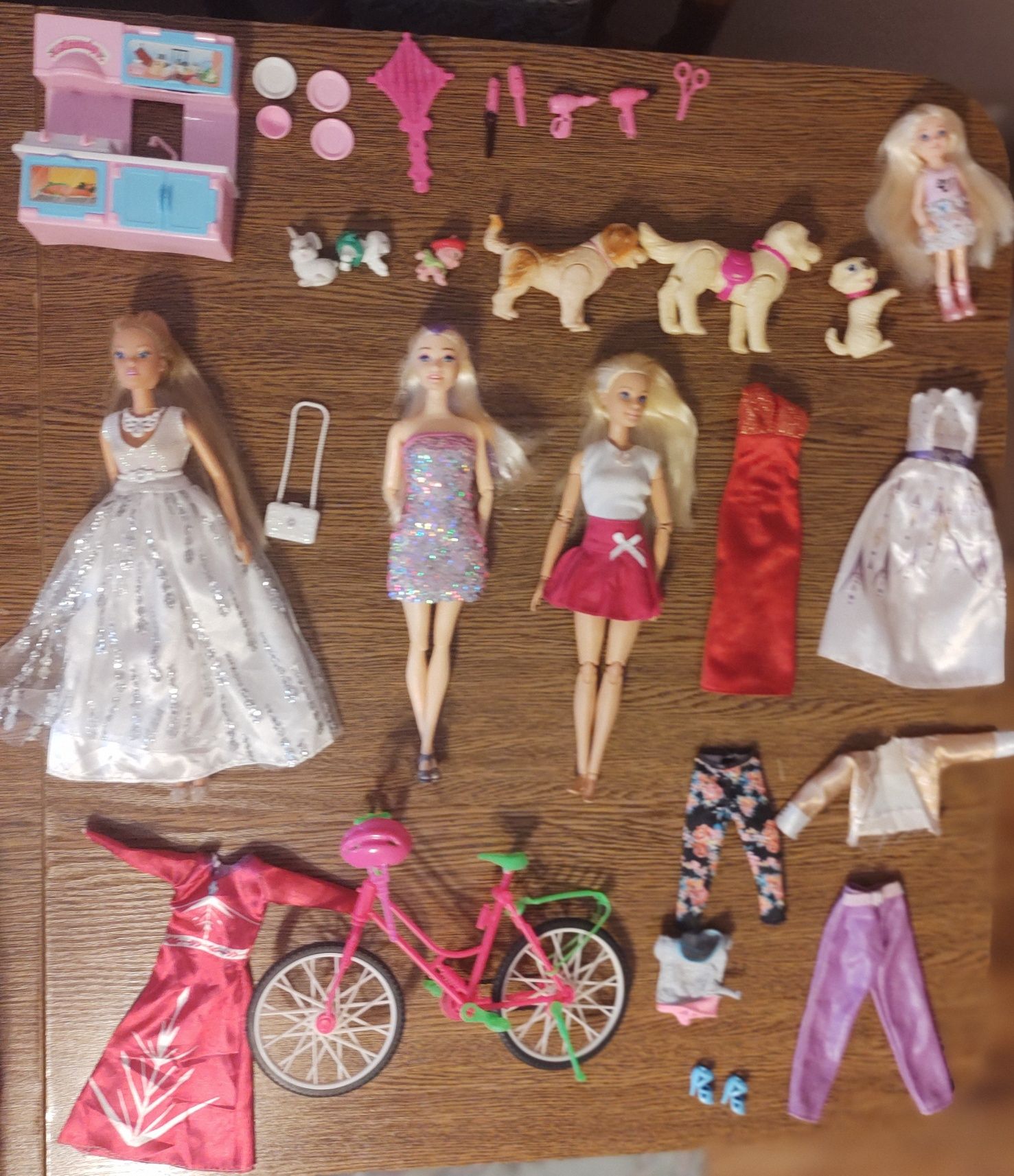 Lalki Barbie z dodatkami