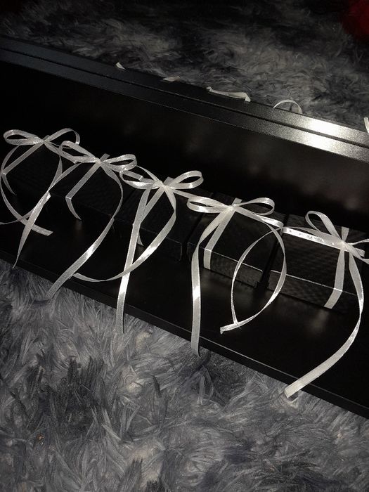 Парні кулони в подарунковій коробочці серце з мечем