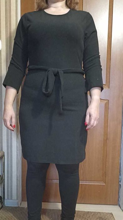 mała czarna z paskiem