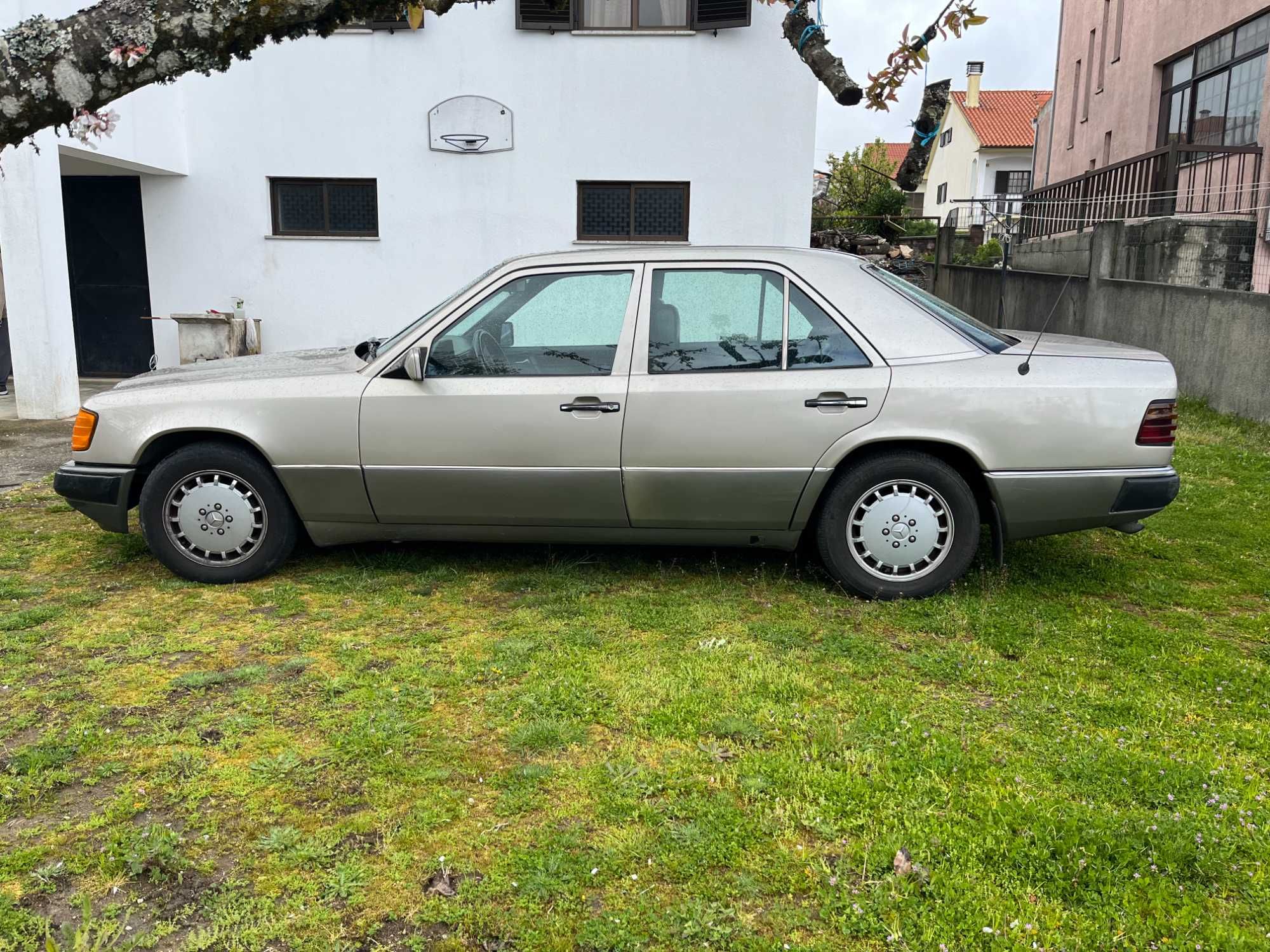 Mercedes-Benz 300D (124)