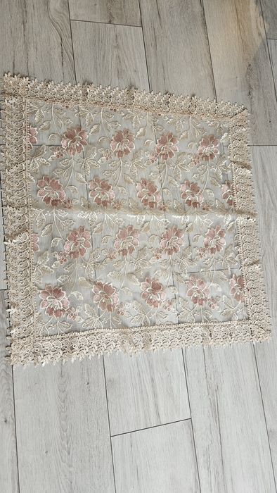 Serweta na stół, stolik