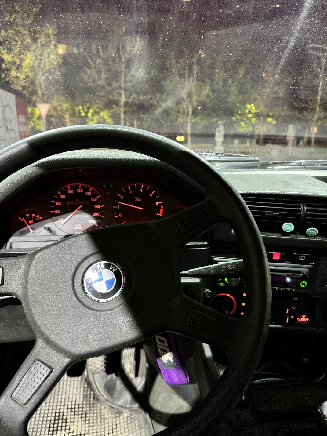 BMW e30  320 1983 купе