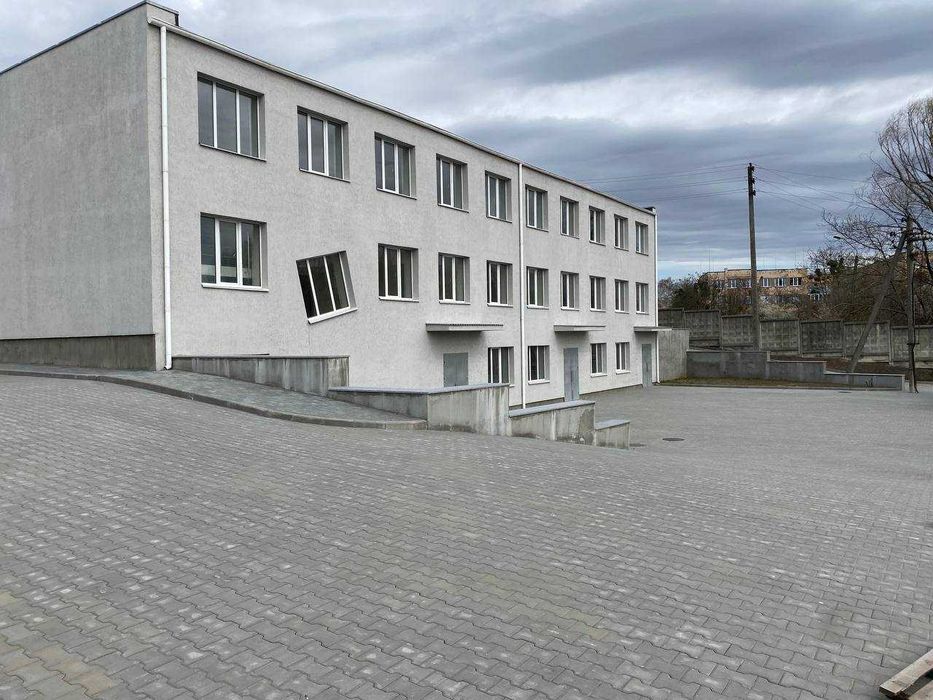 Продаж комерційного об'єкту 1310 м2. Район Крошня.