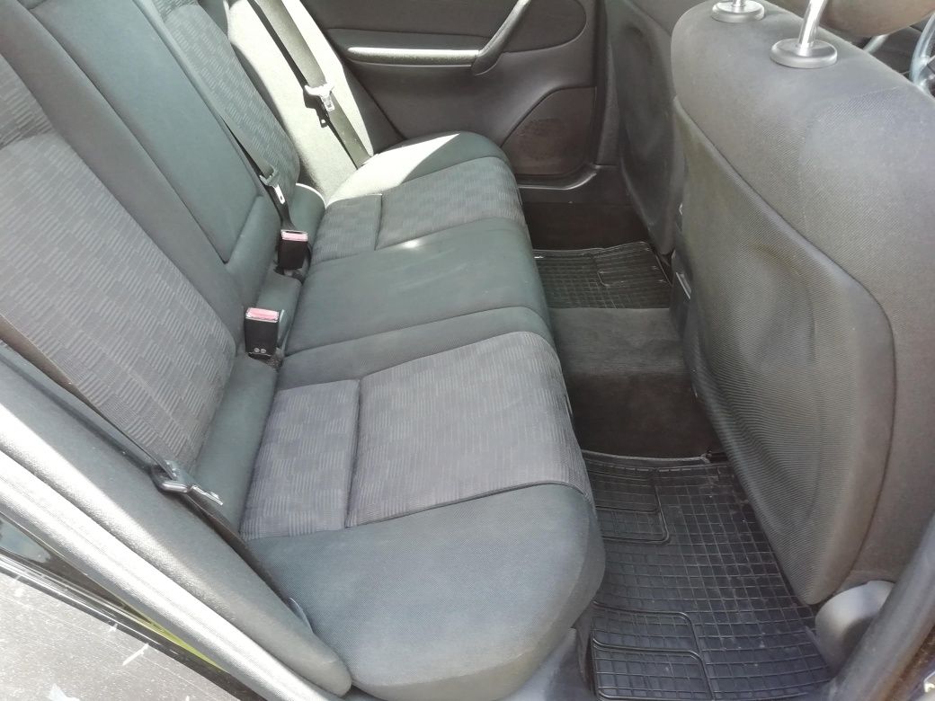 Mercedes C220 cdi (150cv) Dezembro 2004