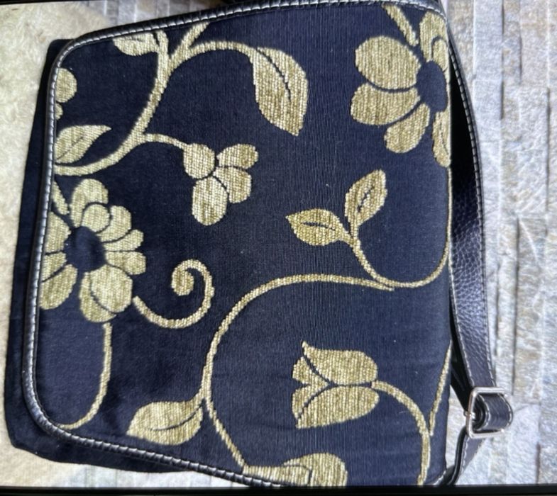 Замшевая кросбоди