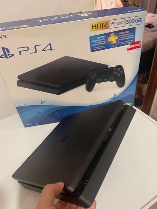 Ps4 com comando e caixa