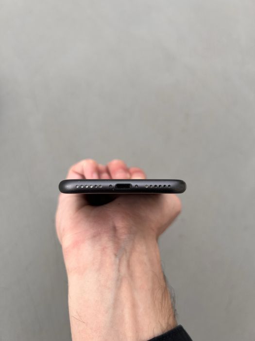 Iphone XR preto com 64 G em bom estado , caixa original