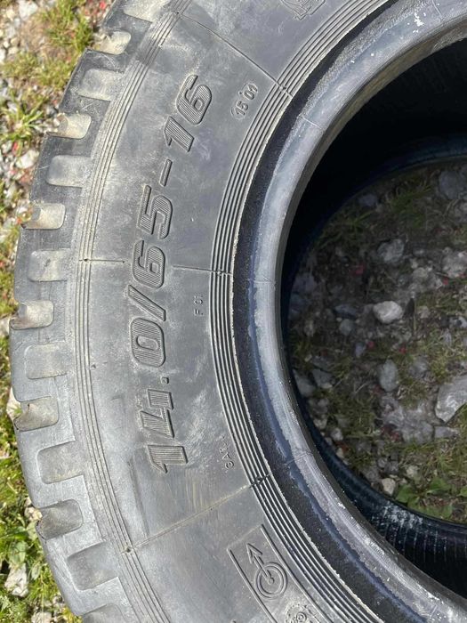 Opona rolnicza do przyczepy