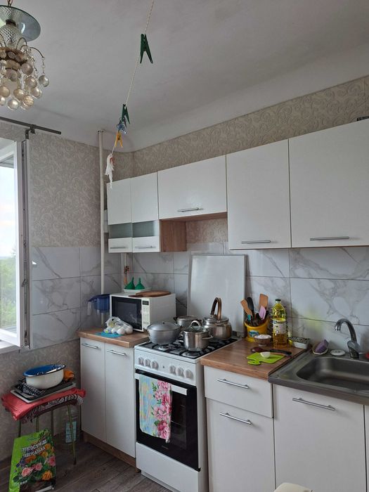 Продам 2-х кім. квартиру,  4/9, зуп. Керченська, квартал 287