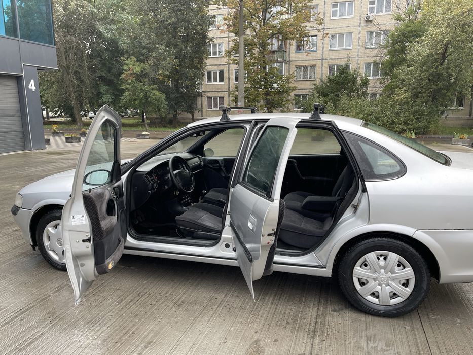 Продам хороший автомобиль полностью на ходу