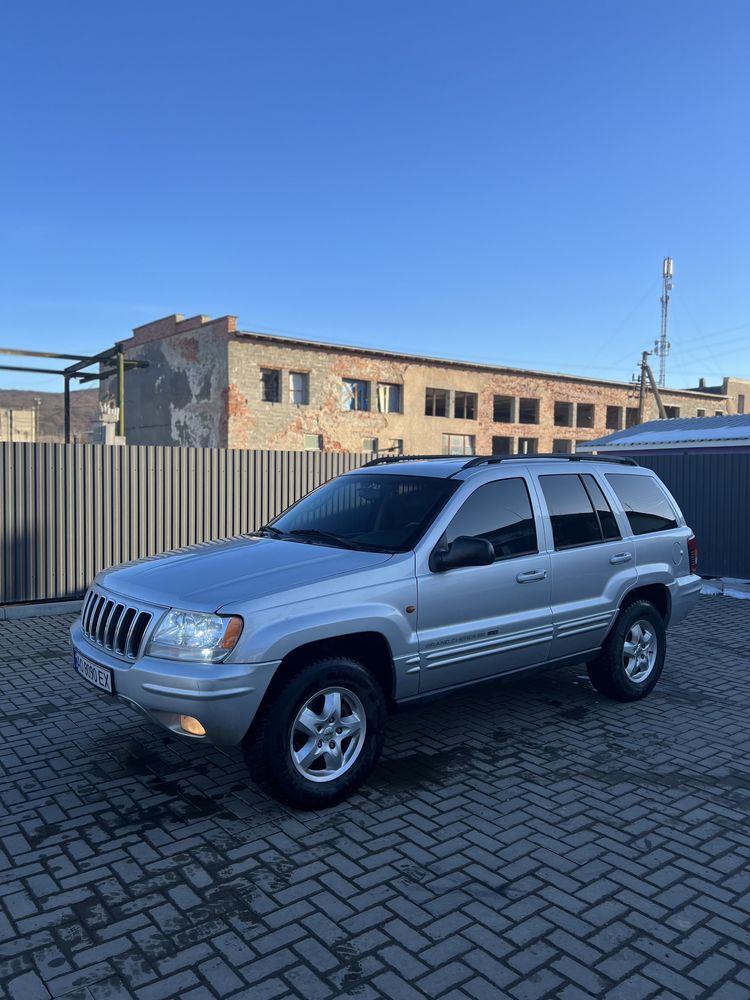 Jeep Grand Cherokee (4x4)  QUADRAN-DRIVE