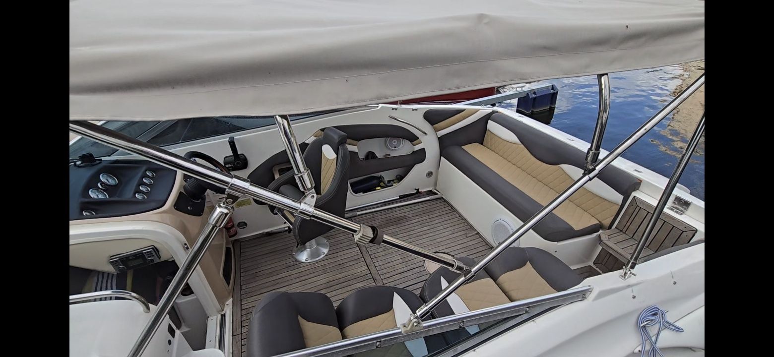 Sprzedam Motorówkę WellCraft 240 ( 8m dł. , 259szer) Super Stan