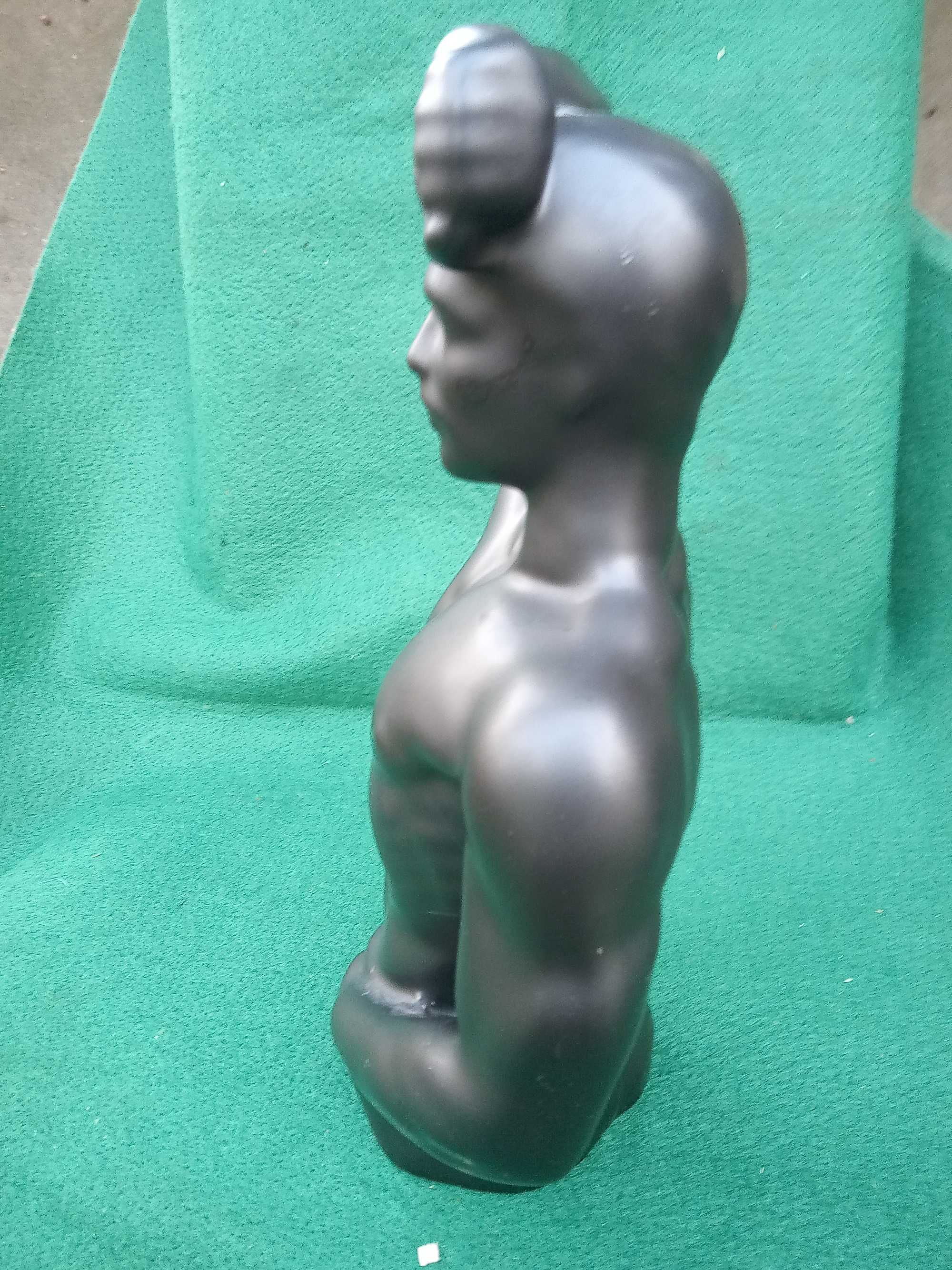 Statuetka figura rzeżba tors młodzieńca porcelana 26 cm